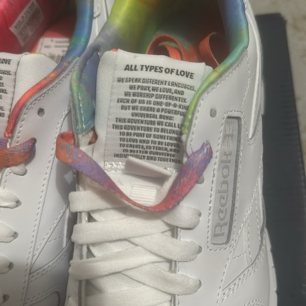 Reebok white shoes pride version - Picture 3 of 4